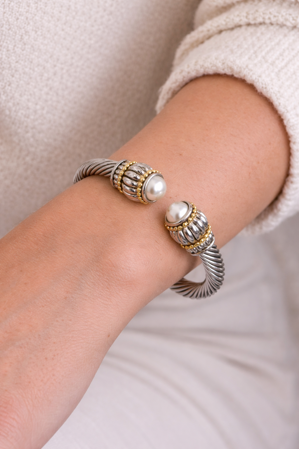Perla Cuff.
